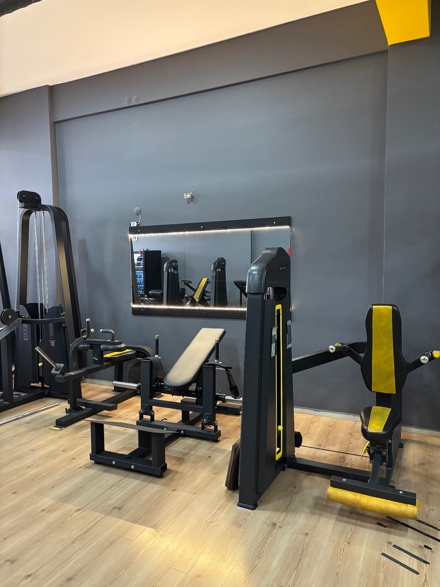 Sporcuya eşlik eden profesyonel performans antrenörü